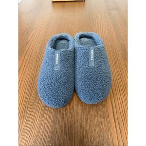 Bombas slippers size 8